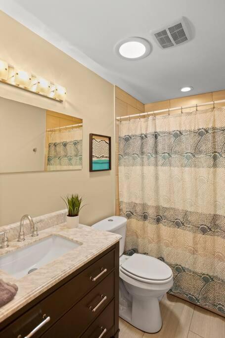 Вилла Uf Sunshine House - Patio & Bbq - Chef Kitchen - Ev Car Station - Upscale Neighborhood! Гейнсвилл Экстерьер фото